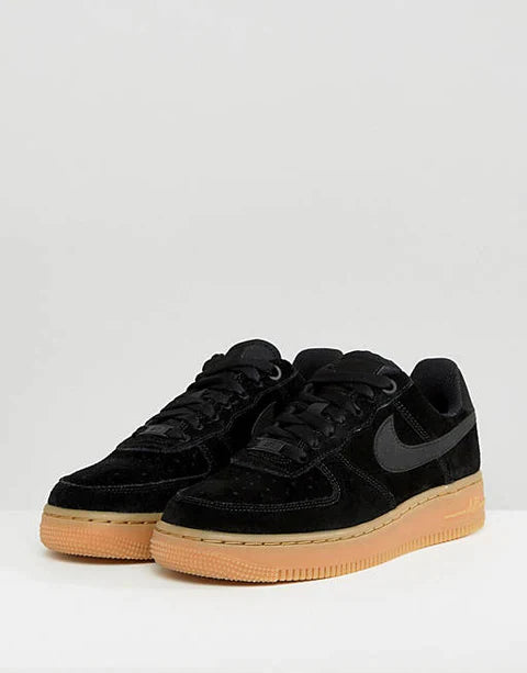 AIR FORCE 1 '07 NEGRAS SUELA MARRON