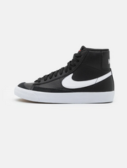 Nike Blazer negras