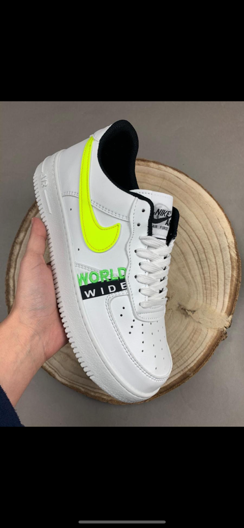 AIR FORCE 1 07 LV8 WORLDWIDE